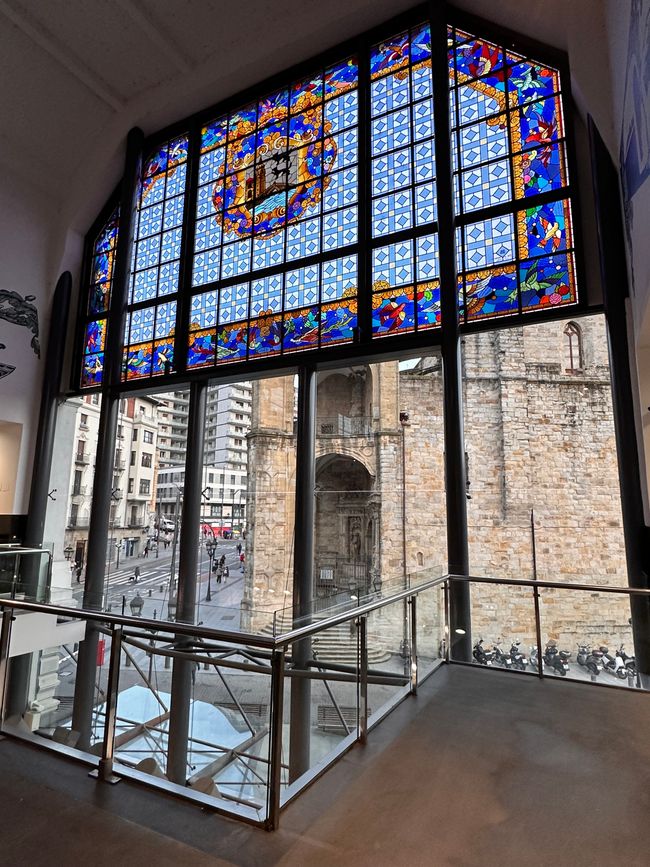 Bilbao, Giorno 2: Arte Moderna, Architettura e Strade Vivaci