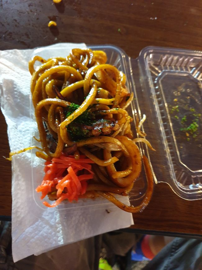 Yakisoba with octopus