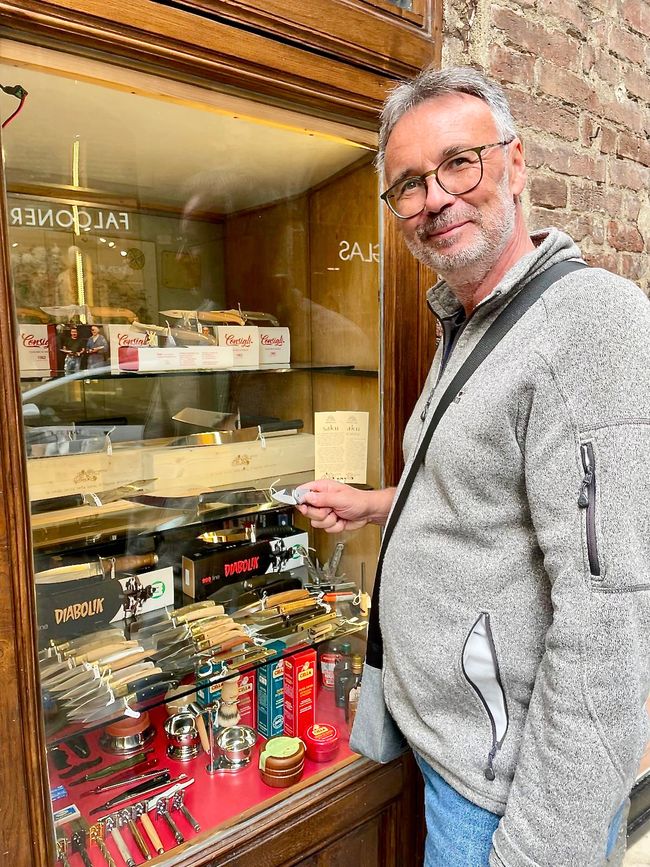 Apropos groß: Mein Messer ist vielleicht nicht das größte, aber dafür ist es überall dabei.