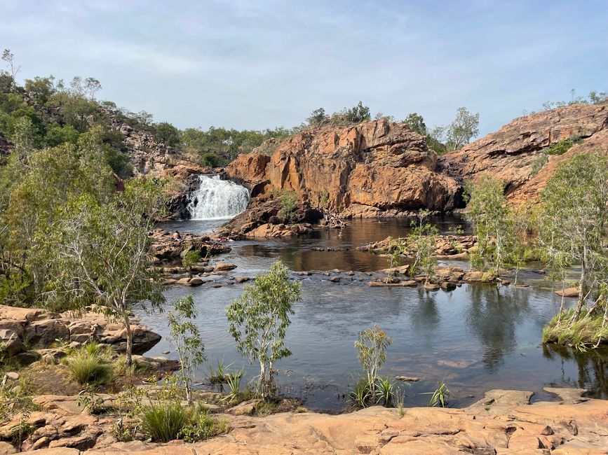 Nell'Upper Pool con giovani sull'isola