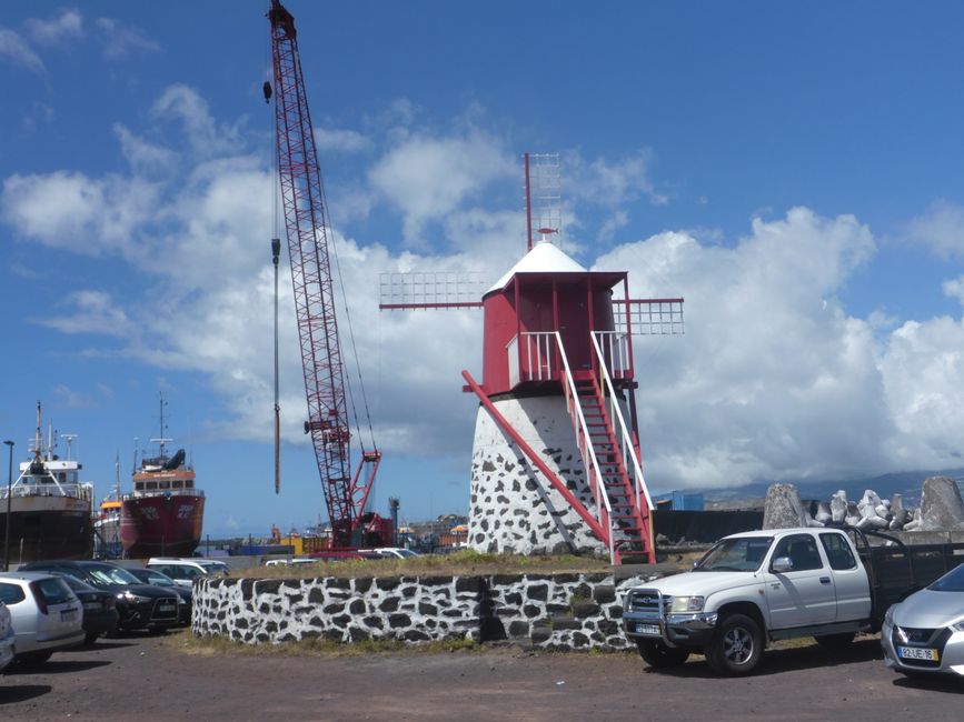Am Hafen von Madalena