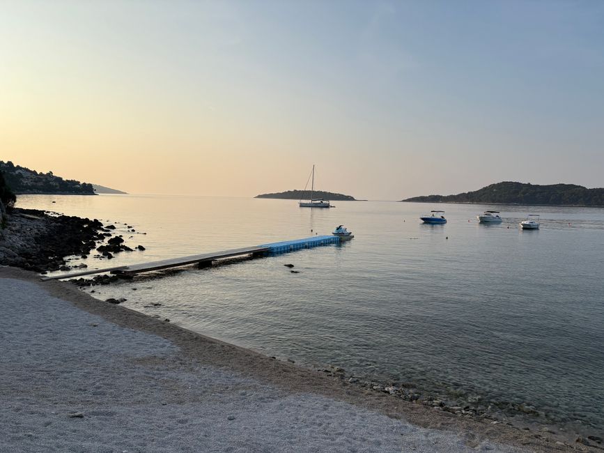 科尔丘拉-东部，南部和西海岸