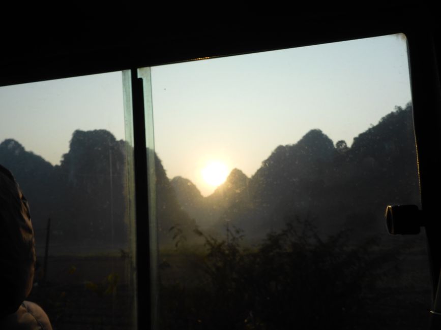17.1.25 en bus vers la cascade Ban Gioc 