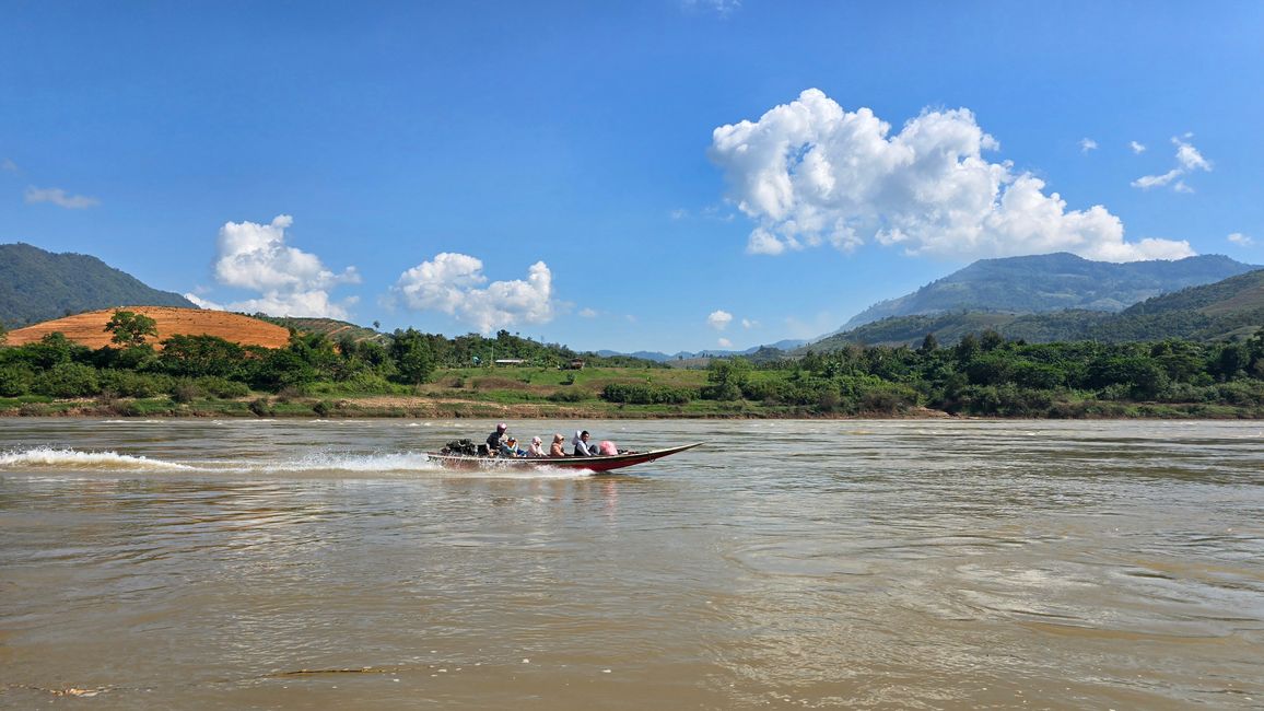 Auf dem Mekong von Luang Prabang nach Ban Houayxay