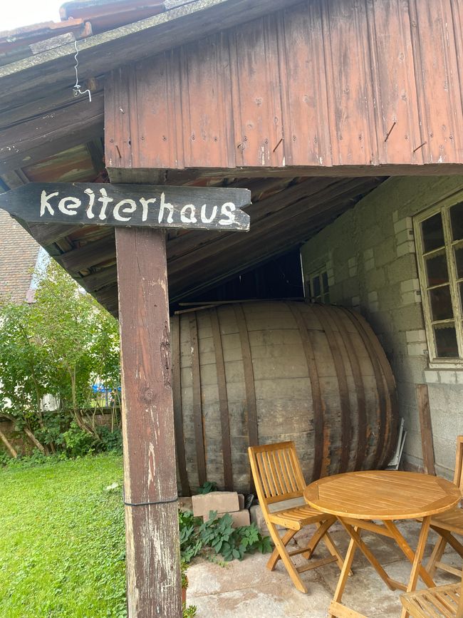 Richtig großes Fass im Garten 