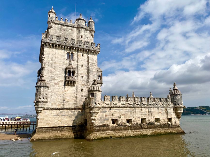 Muss man gesehen haben: der "Torre de Belem" an der Flussmündung des Tejo
