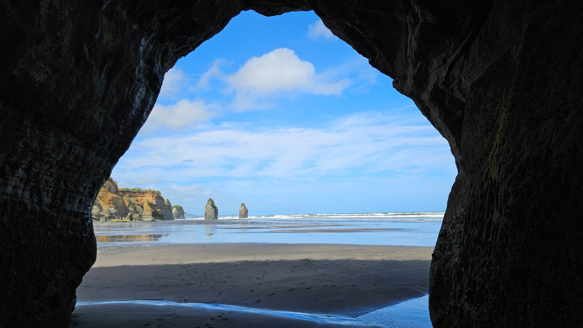 Three Sisters and the Elefant Rock