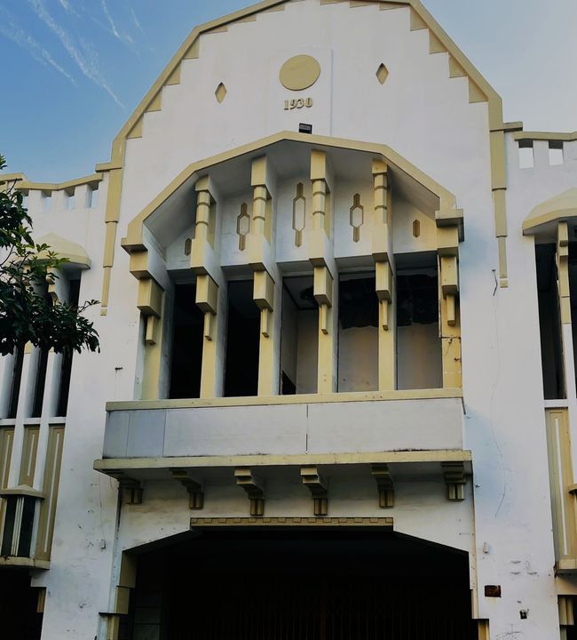 Edificio Art Déco sulla strada Kesawan