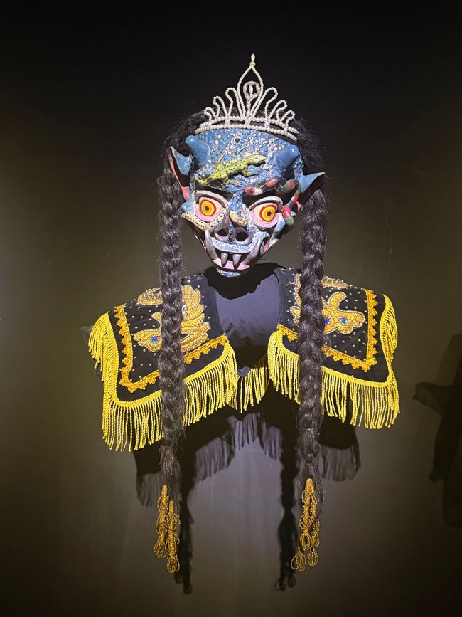 cional de Etnografia y Folklore