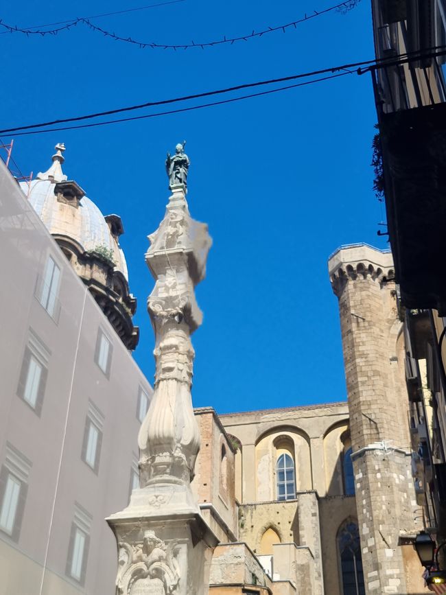Die unscheinbare Rückseite der Kathedrale der Heiligen Maria Assunta