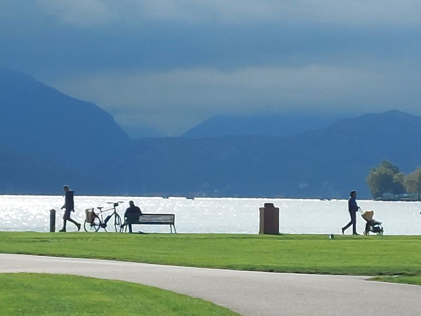 perspectivas atractivas a la orilla del lago