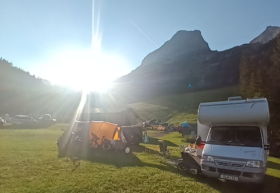 28.7. Um 8h kommt die Sonne über den Berg 