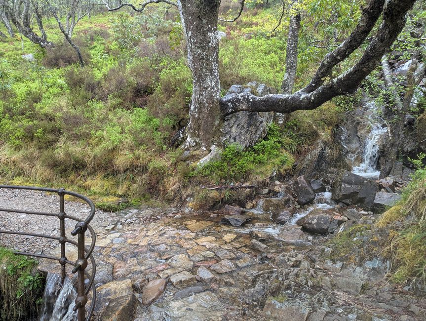 Der Weg ist jetzt ein Wasserfall