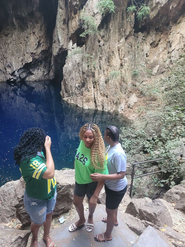 CHIRORODZIVA TOURS

 "Explore Zimbabwe 🇿🇼  The right way"