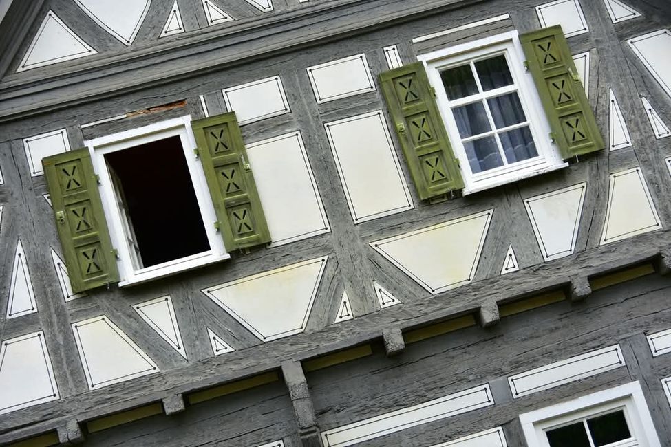 Fachwerk, Kunst und Kettensägen