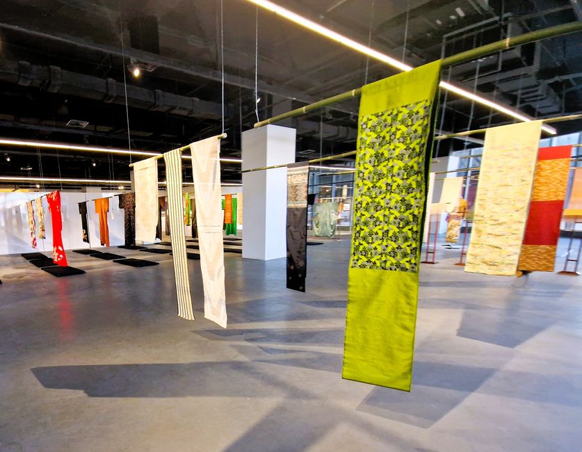 Japanische Kleidung. Ausstellung im Einkaufszentrum Parkson.