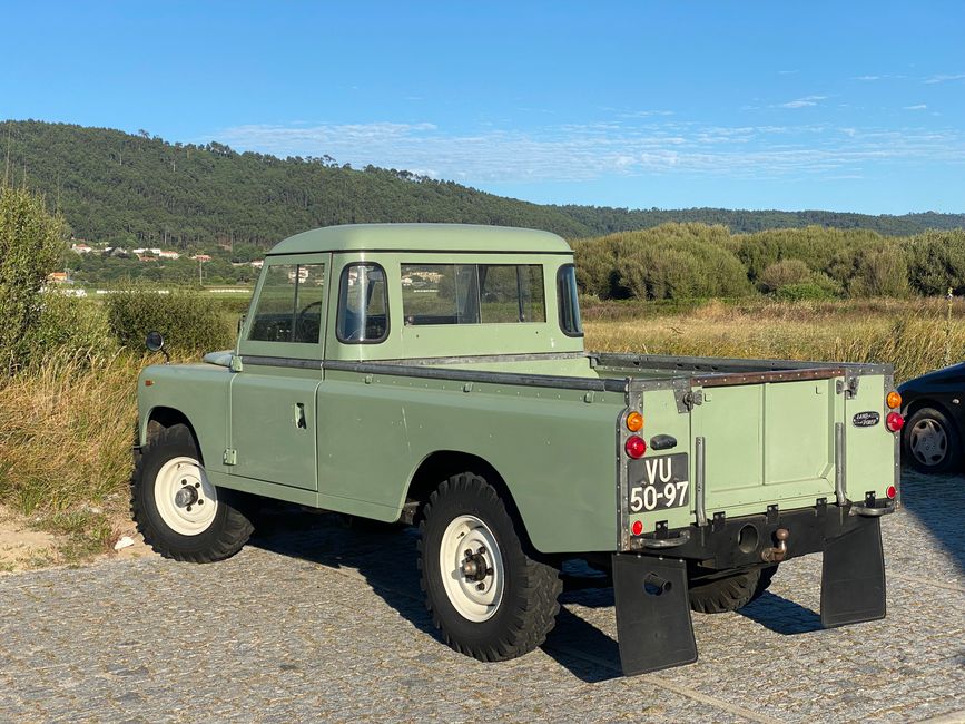 I had to photograph: Beautiful Landy pickup at the beach parking lot