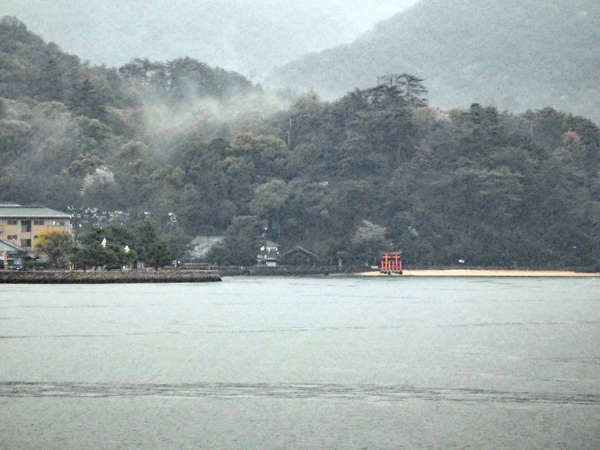 In viaggio verso il Santuario di Itsukushima