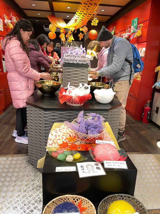 32. Chapitre : Tournée d'adieu avec 1000 Bouddhas, pudding au thé et fermenté