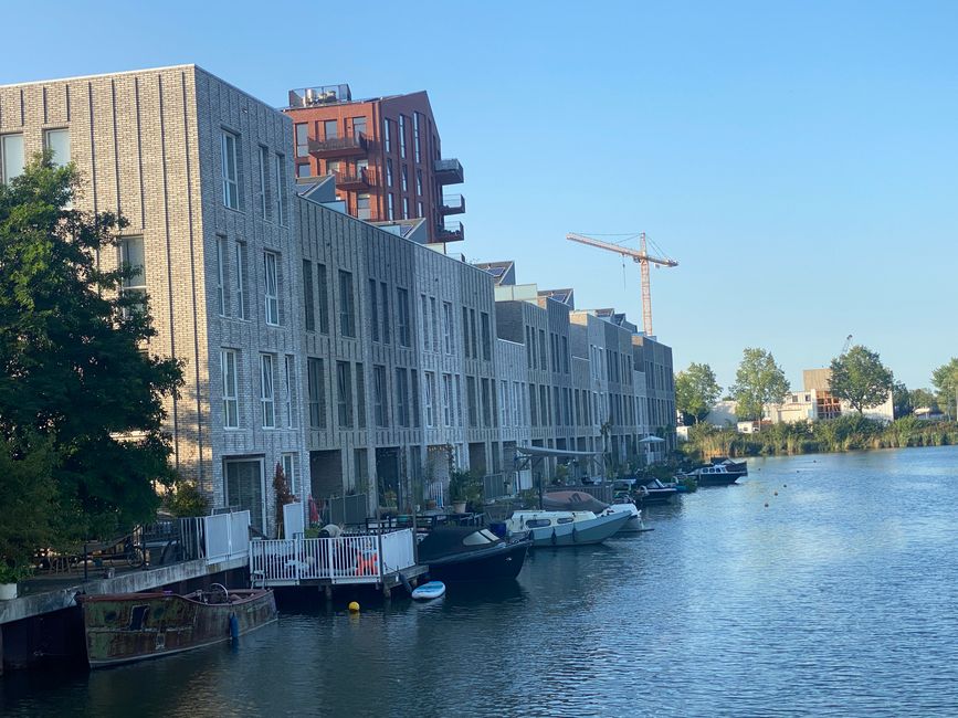 - mit Bootsanleger