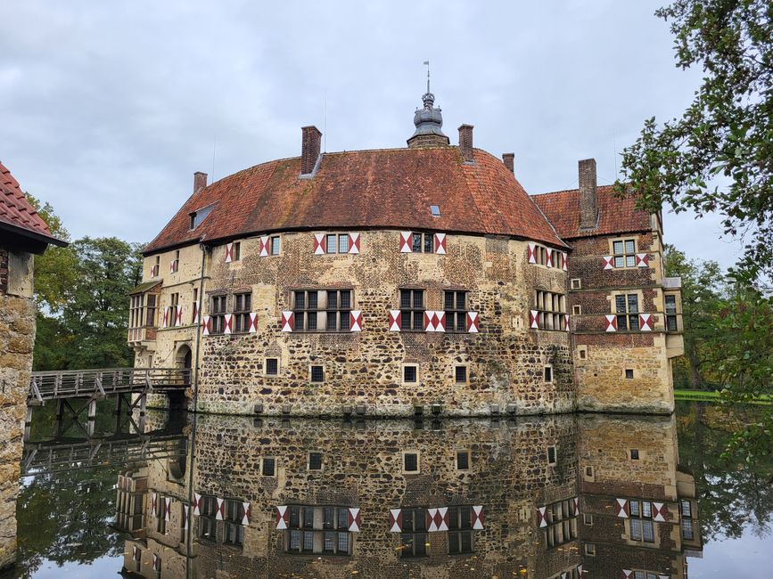 Vischering Castle - a worthwhile destination on the A1 motorway
