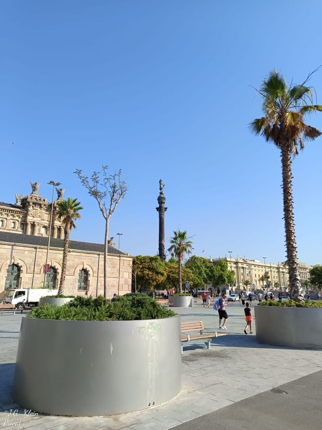 Haltestelle in der Nähe der Kolumbus Statue