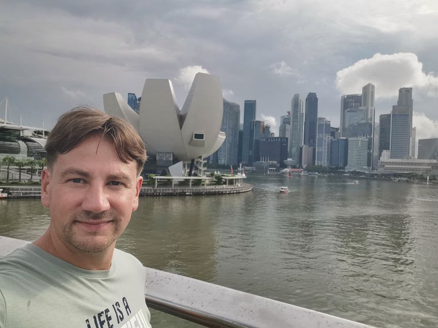 Abschiednehmen von Bali und Weiterreise sowie erster Tag in Singapur
