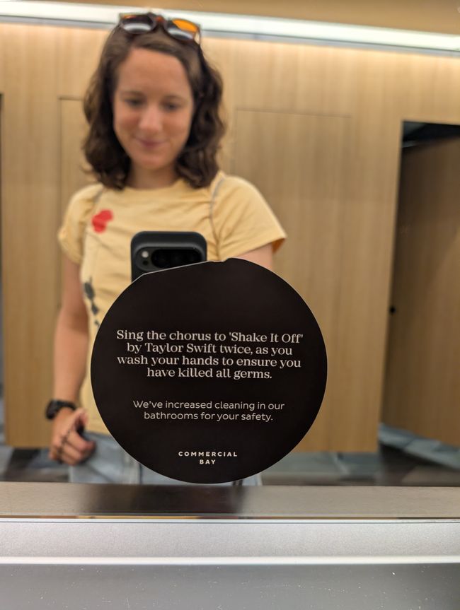 Whangarei -  Hundertwasser und Wasserfall