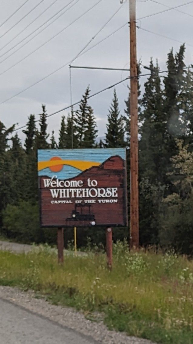 Tag 28: Kathleen Lake - Whitehorse: And Zack - there's the flat tire!