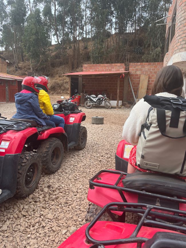 Tag 13
Quad Bike Fahrt nach Moray und den Salzfeldern