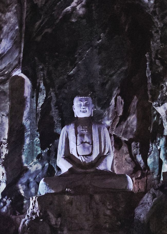 Lady Buddha, Marmorberget och Am Pu grottorna 💕