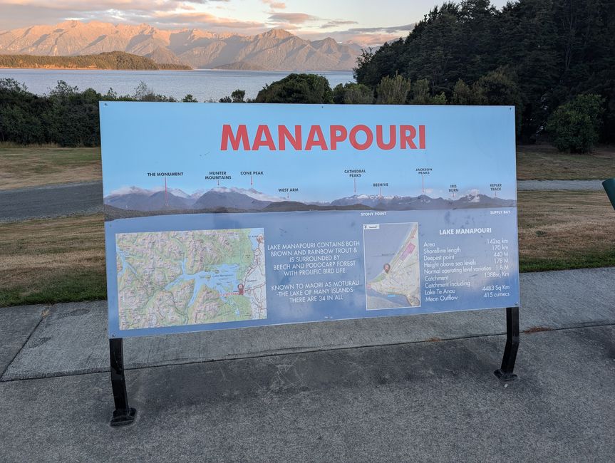 Manapourie and the glowing rings