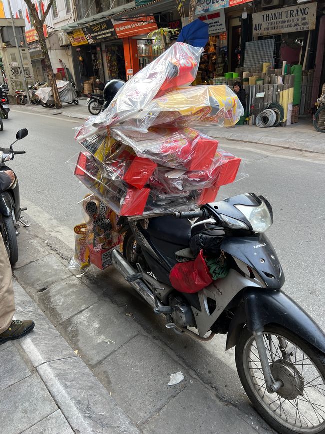 Hanoi-Tag 2: Überfüllte Läden, eine schwierige Challenge und das Abenteuer Train Street