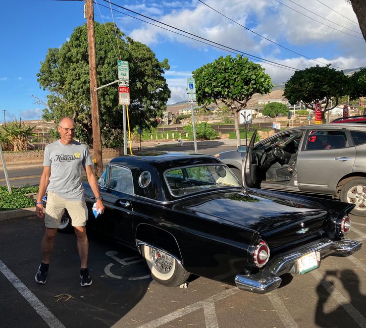 Cars of Hawaii 2 - Thunderbird at parking lot of Laheina cannery 