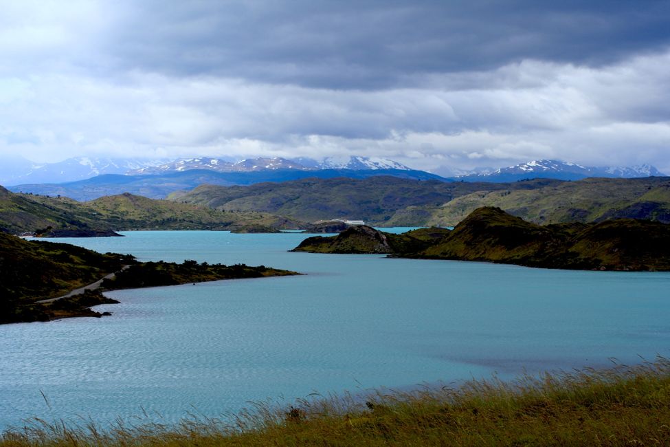 Punta Arenas, sullo sfondo lo stretto di Magellano