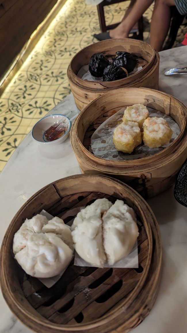 Dimsum and steamed buns 
