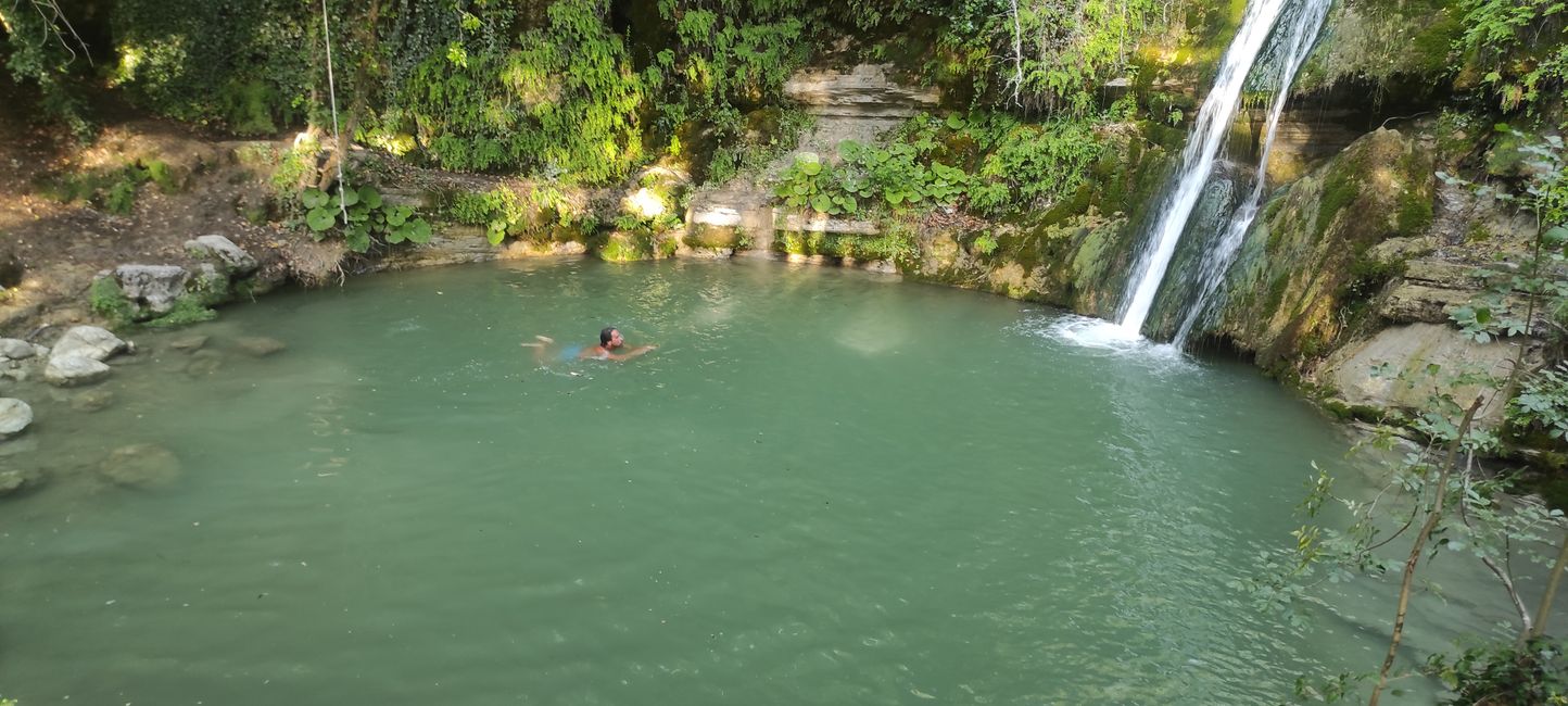 Wasserfall mit Quelle, bei Assisi