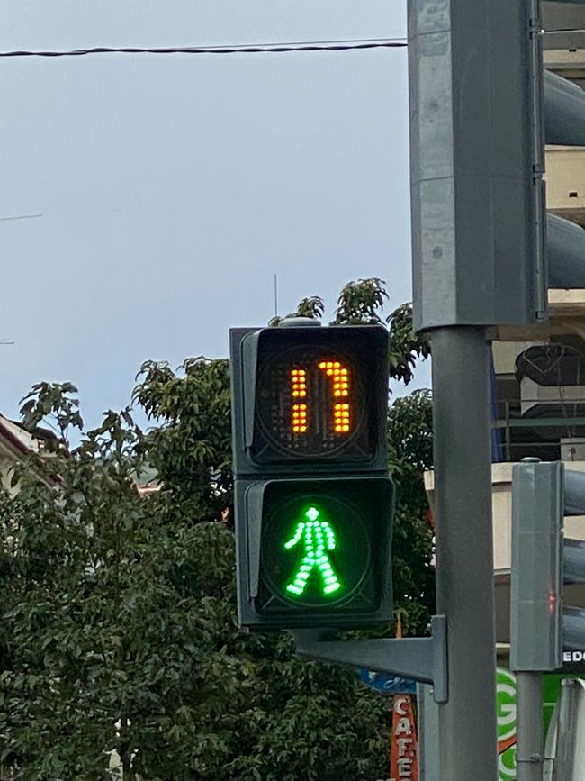 Die Ampeln zählen die Sekunden der Grünphase herunter