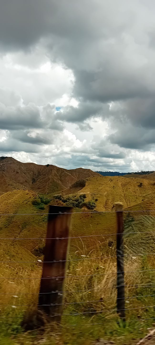 Autoroute du Monde Oublié / République de Whangamomona