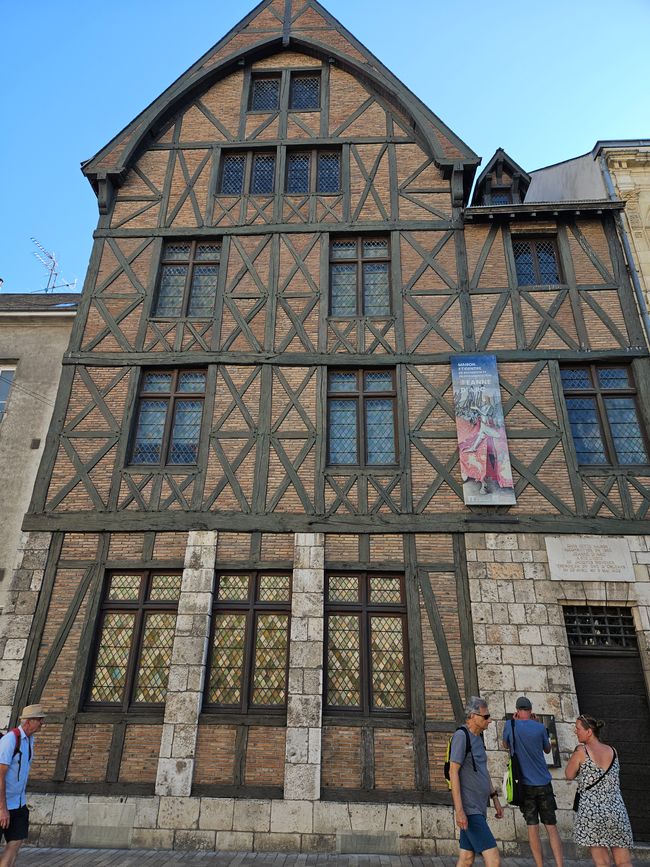 Dans cette maison, Jeanne d'Arc a vécu pendant quelques jours.