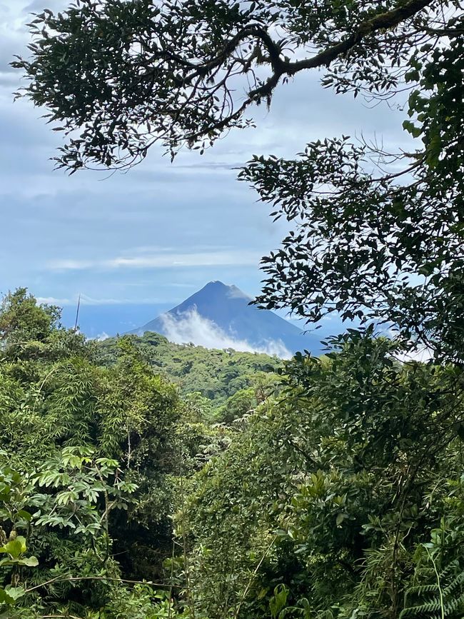 2 Std. später dann so, mit dem Vulkan Arenal im Hintergrund