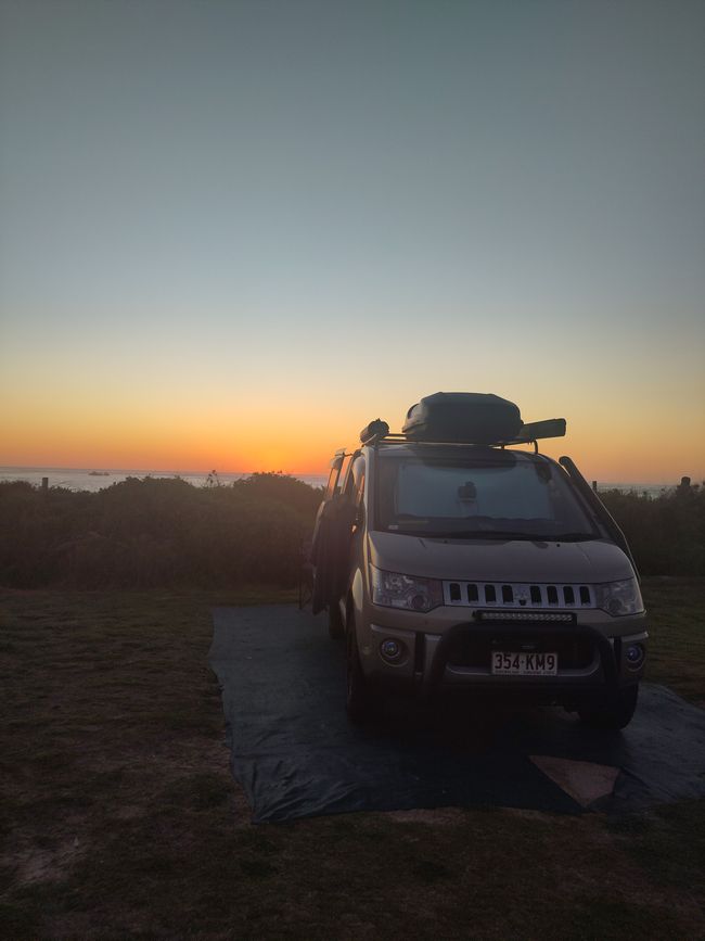 Puesta de sol en nuestro lugar en la playa en Lancelin