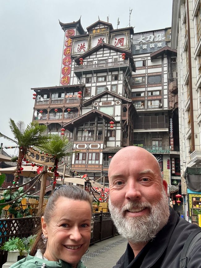 With the Bullet Trains 🚅
CHINA 🇨🇳 & JAPAN 🇯🇵 Discovering      
Part 3: Chongqing
