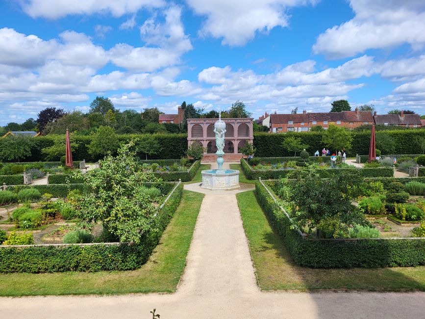 Elizabethan Garden Kenilworth Castle