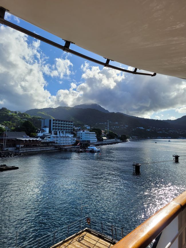 Día 22 de 175: Crucero alrededor del mundo - Roseau/Dominica