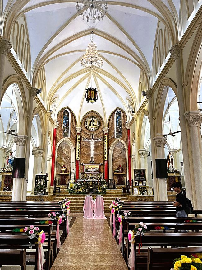Dans l'église François Xavier