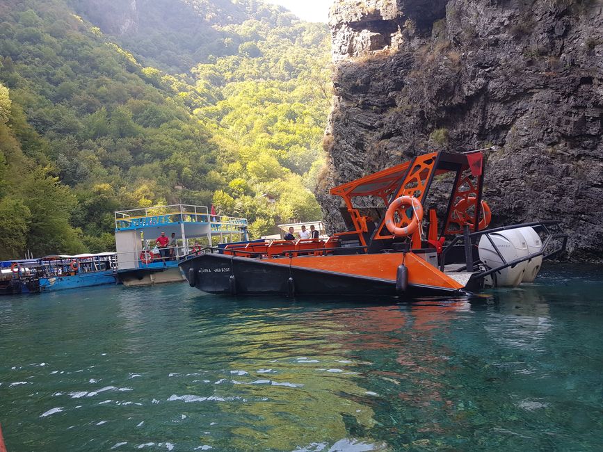 Un viaje al 'Ballermann en el lago Koman' puede acortarse de 1,5 horas a media hora.