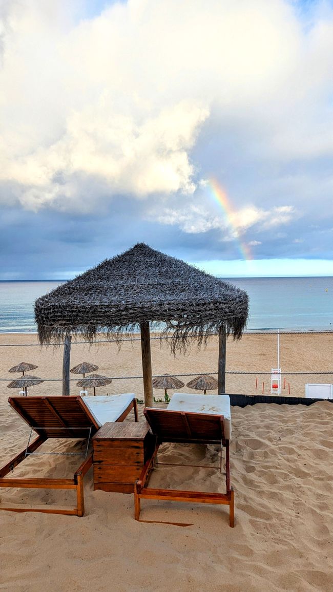 Blick von der Bar auf den Strand