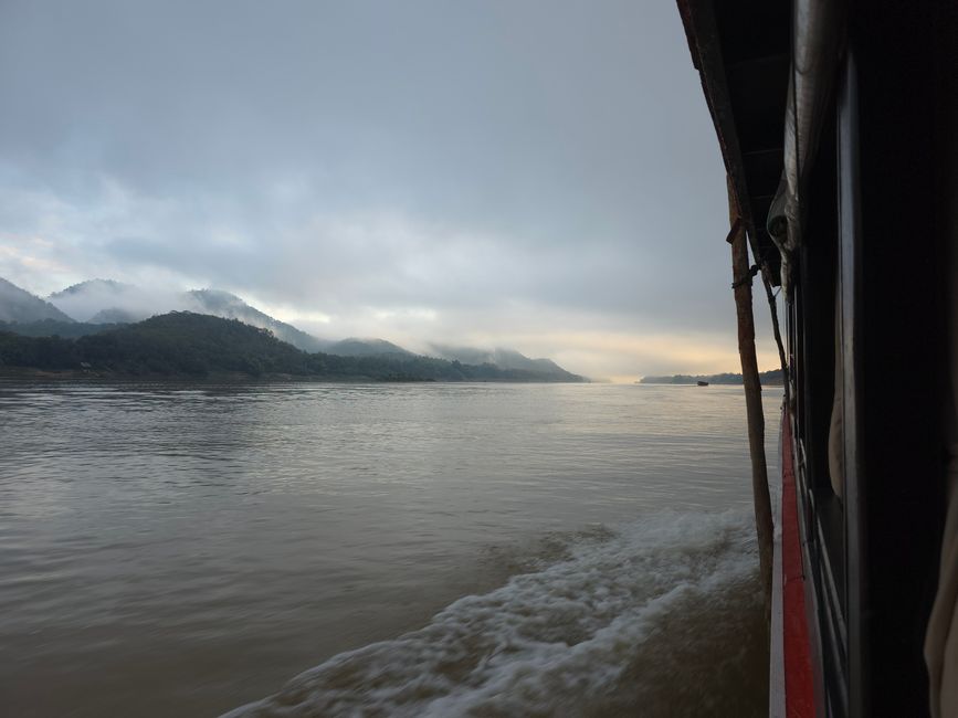 Auf dem Mekong von Luang Prabang nach Ban Houayxay