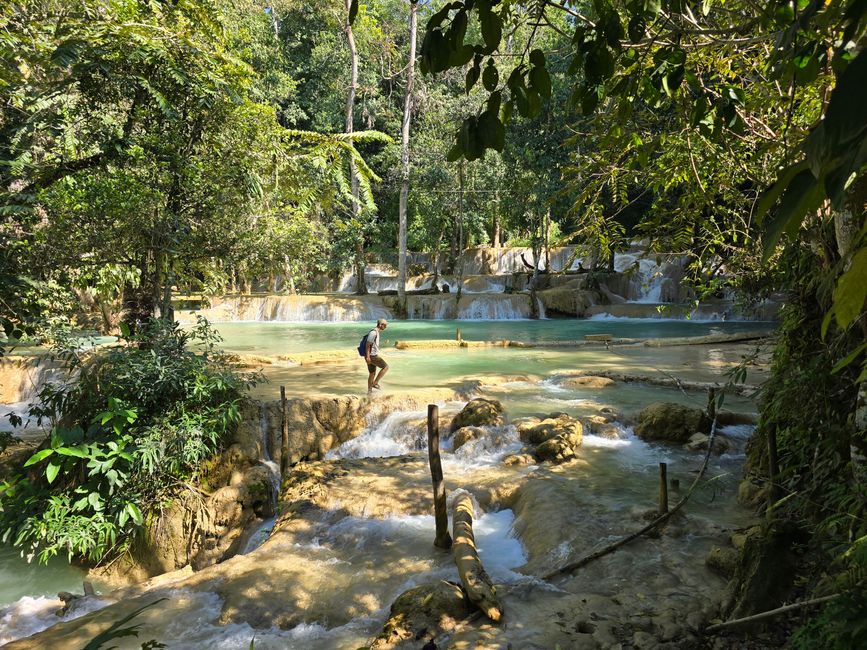 Les chutes d'eau de Tat-Sae et Santi Chedi